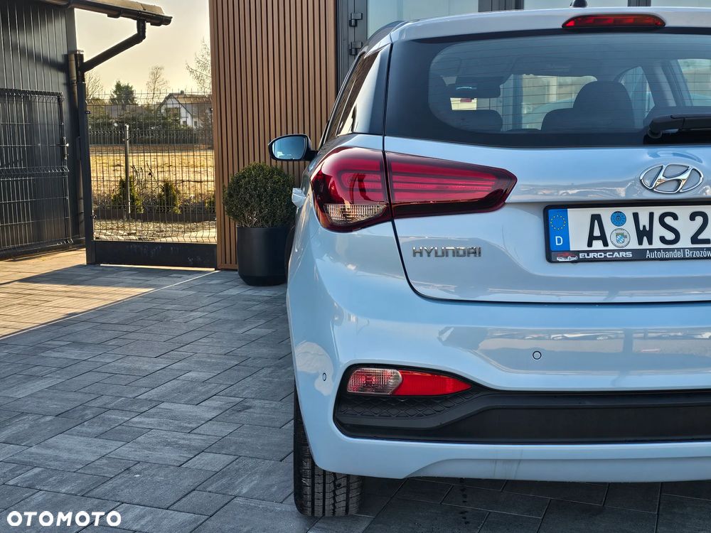 Hyundai i20 blue 1.2 Trend - 39