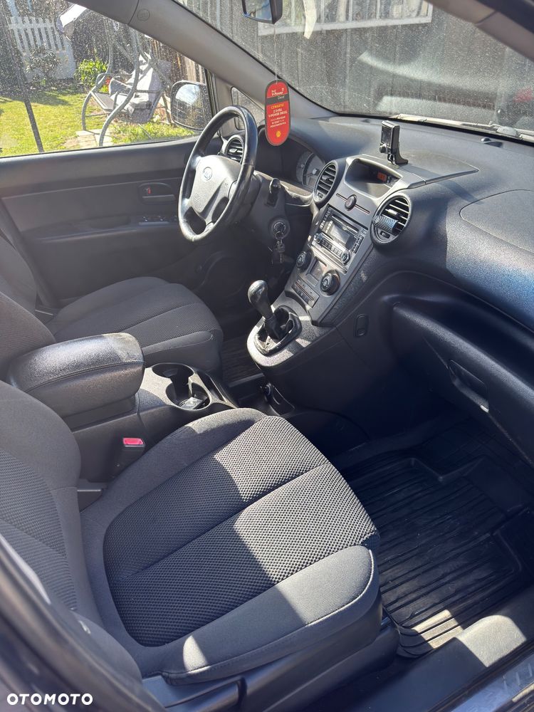 Kia Carens 2.0 CVVT EX - 12