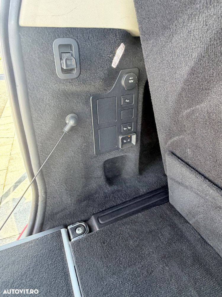 Land Rover Discovery 2.0 L SD4 Ingenium HSE Luxury - 23