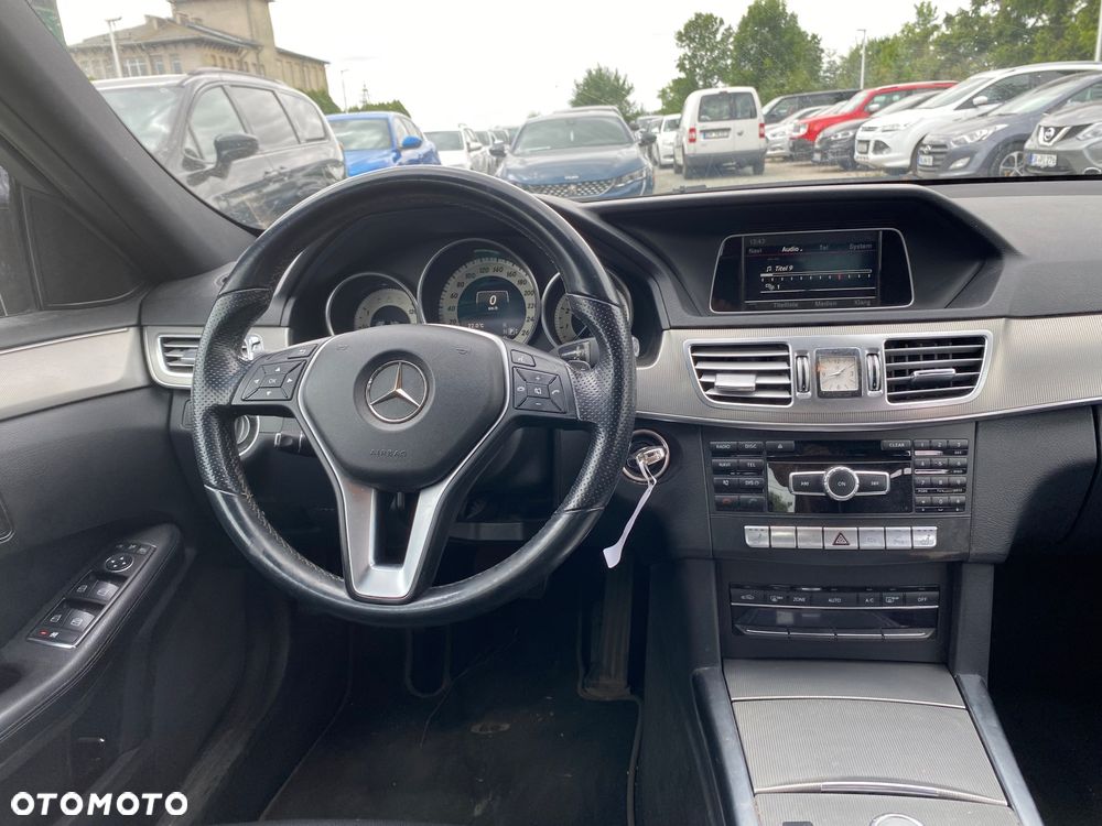 Mercedes-Benz Klasa E 200 7G-TRONIC Avantgarde - 31