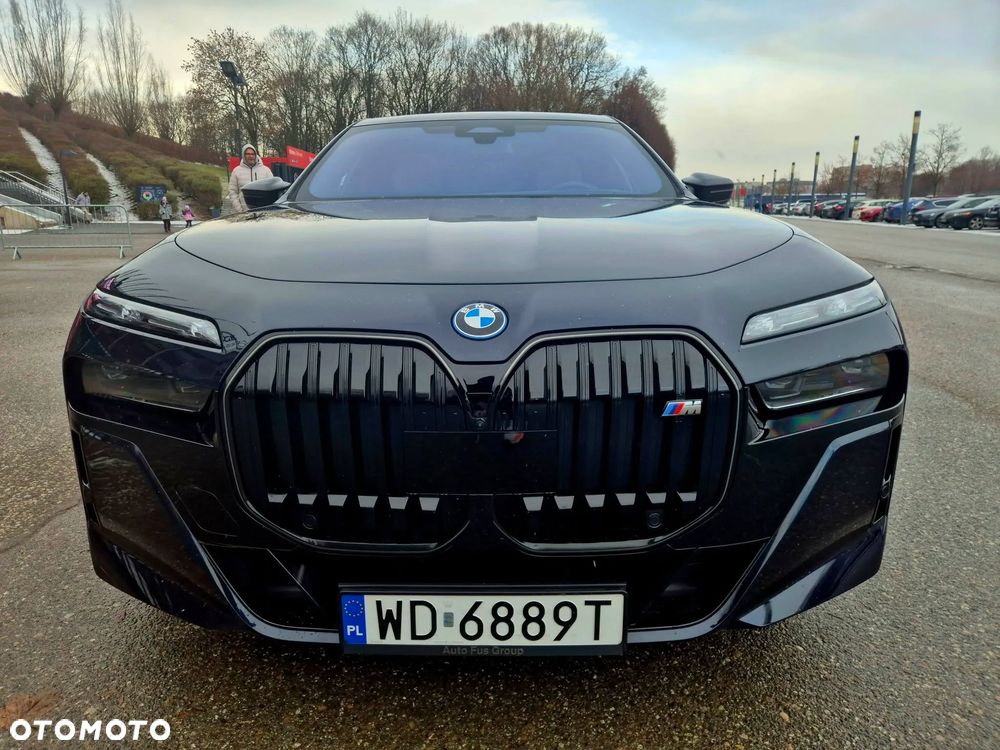 BMW Seria 7 M760e PHEV xDrive sport - 9