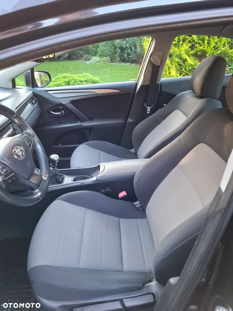 Toyota Avensis 1.6 Active - 5