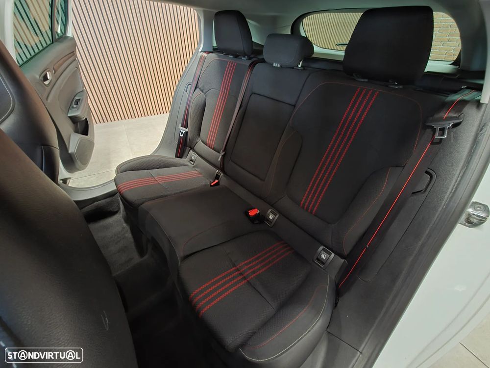 Renault Mégane Sport Tourer 1.5 Blue dCi R.S. Line — fotografia 38