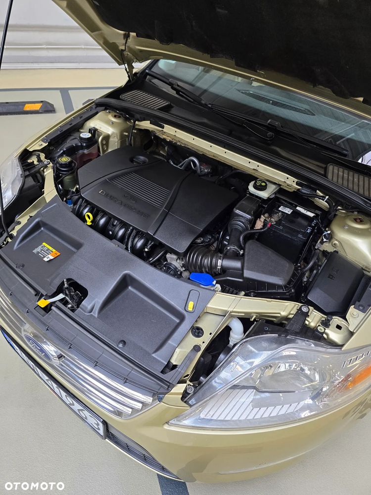 Ford Mondeo 2.0 Ghia - 8