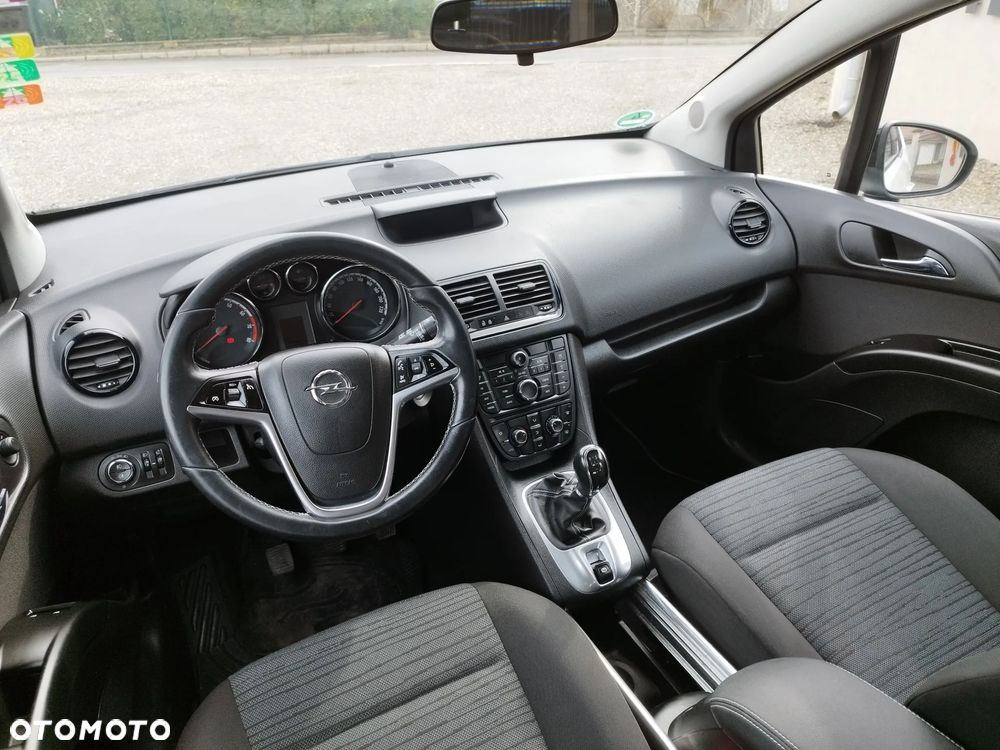Opel Meriva - 12