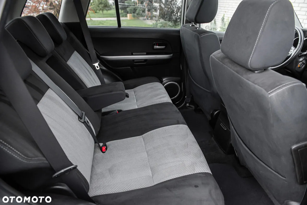 Suzuki Grand Vitara 2.0 De luxe - 18
