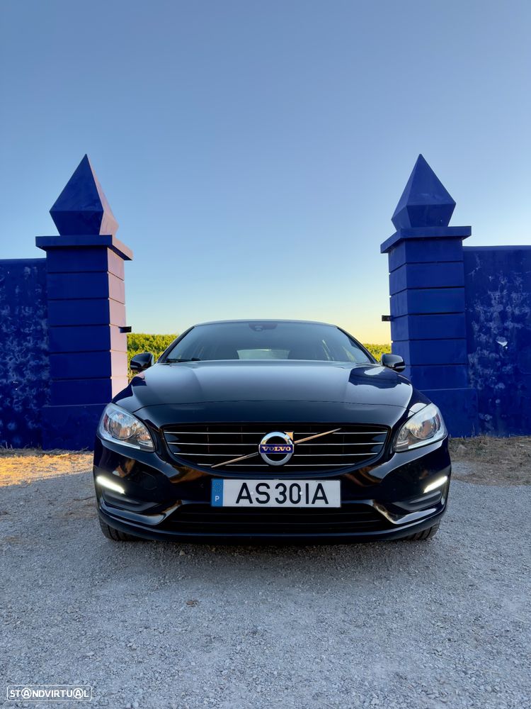 Volvo V60 D6 Plug-In-Hybrid AWD Geartronic Summum - 1