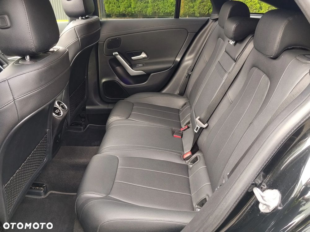 Mercedes-Benz CLA 200 d Progressive - 28