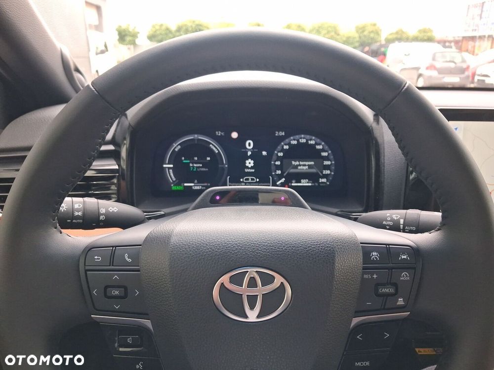 Toyota Camry - 23