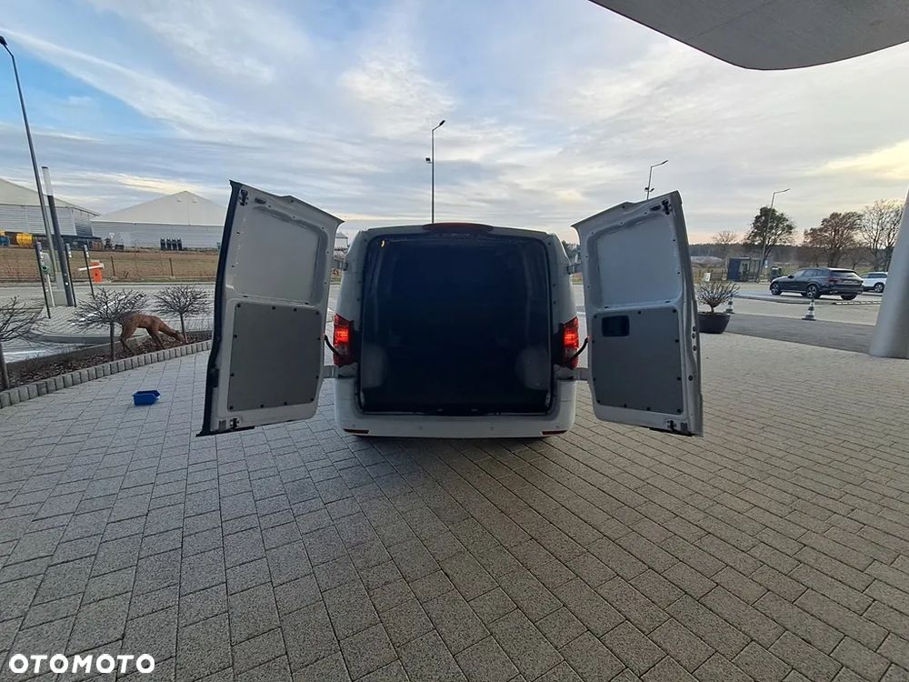 Mercedes-Benz eVito - 13