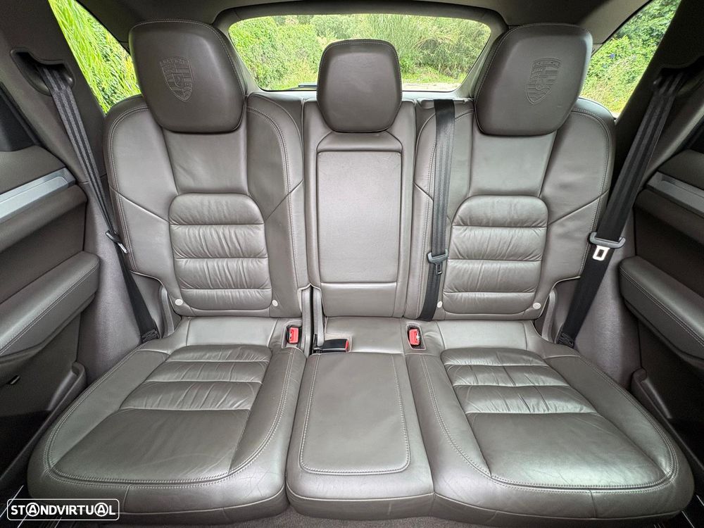 Porsche Cayenne Platinum Edition - 45