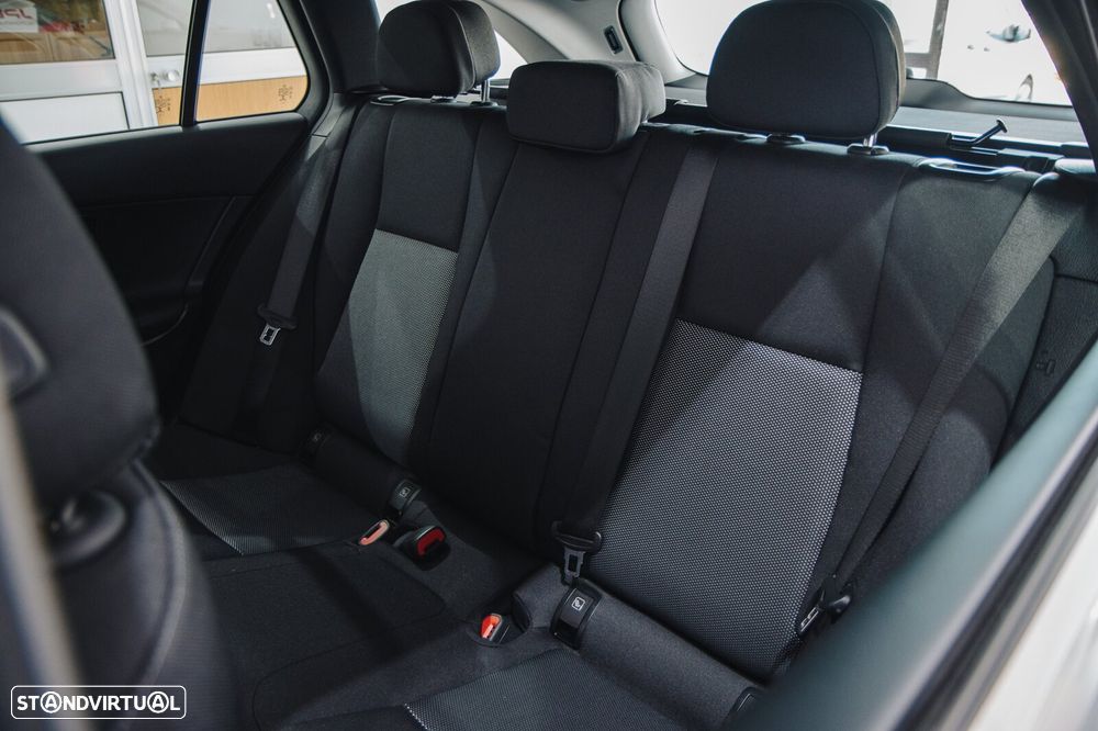 Mercedes-Benz C 200 d Avantgarde - 29