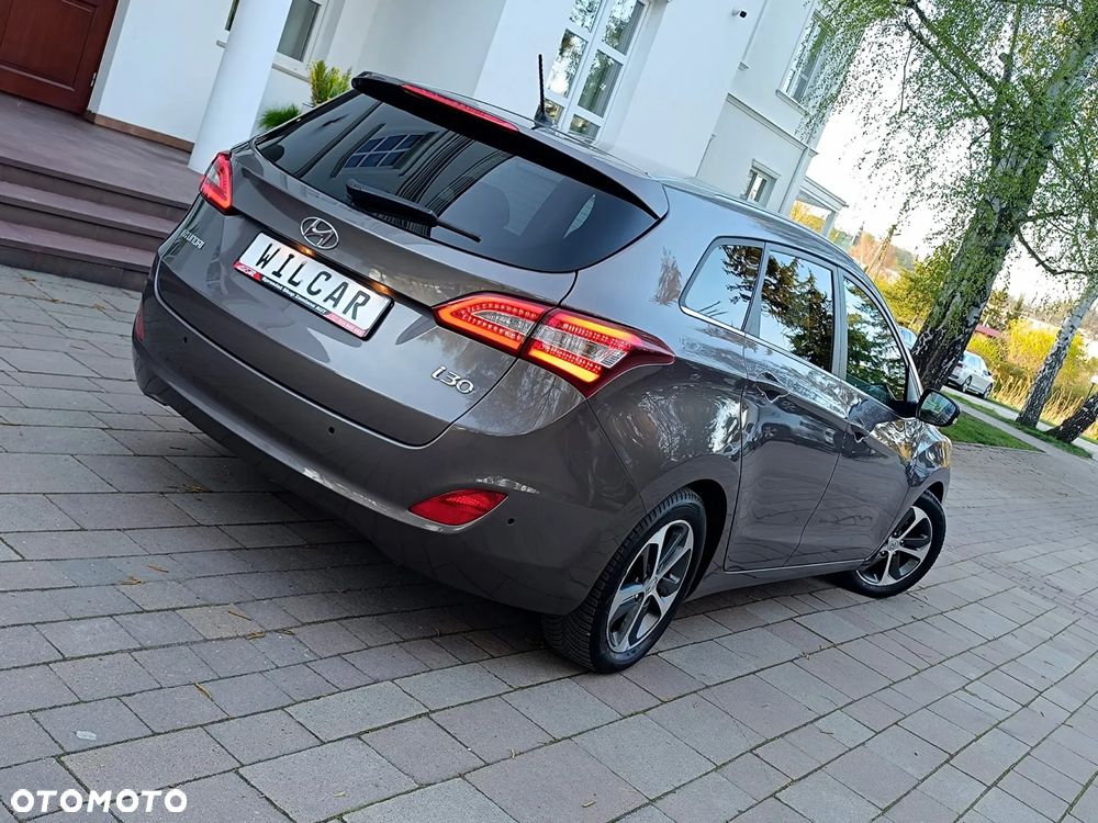 Hyundai i30 blue Kombi 1.6 CRDi Passion - 5