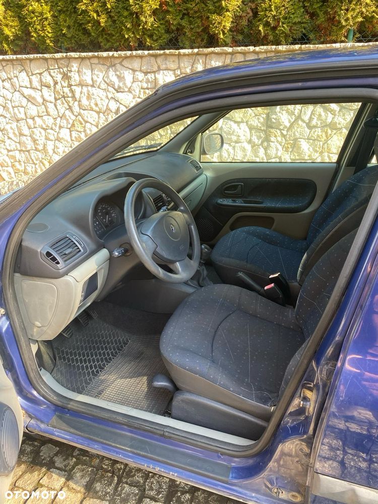 Renault Clio 1.2 16V Authentique - 17