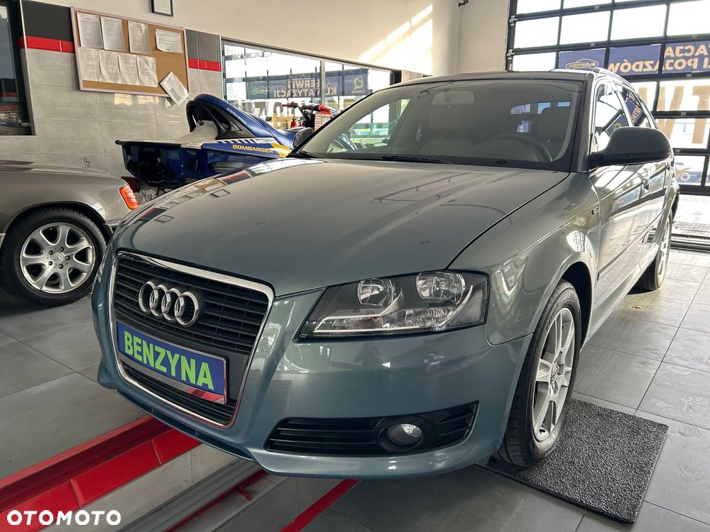 Audi A3 Sportback - 1