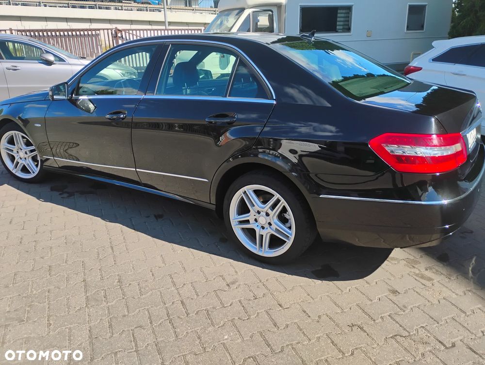 Mercedes-Benz Klasa E 220 CDI DPF BlueEFFICIENCY Automatik Avantgarde - 8
