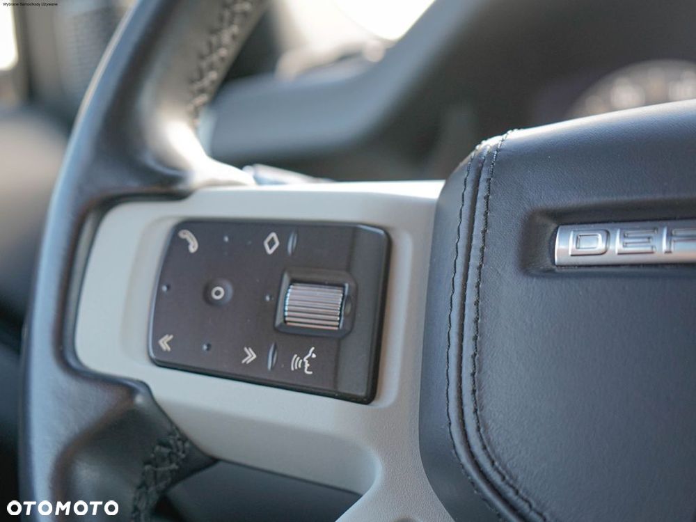 Land Rover Defender - 13