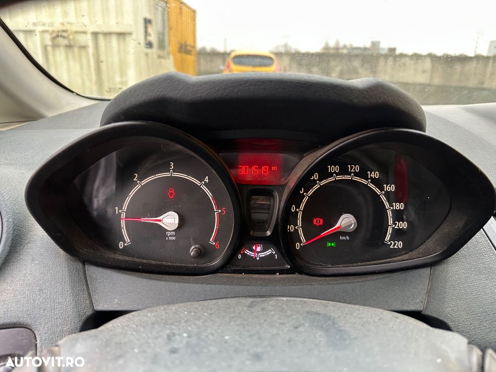 Ford Fiesta - 7