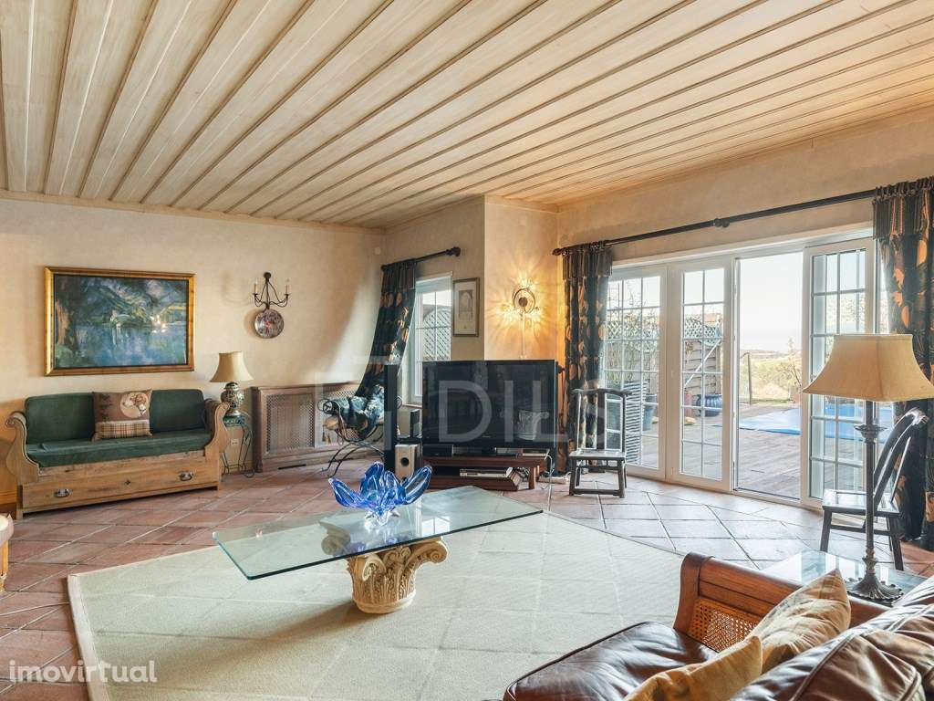 Moradia T3 com vista mar, situada em Sintra - Grande imagem: 2/32