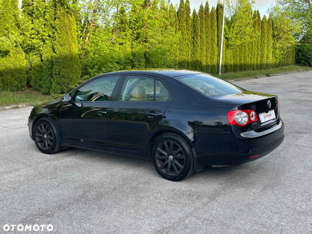 Volkswagen Jetta 1.4 TSI Highline Optimum - 36