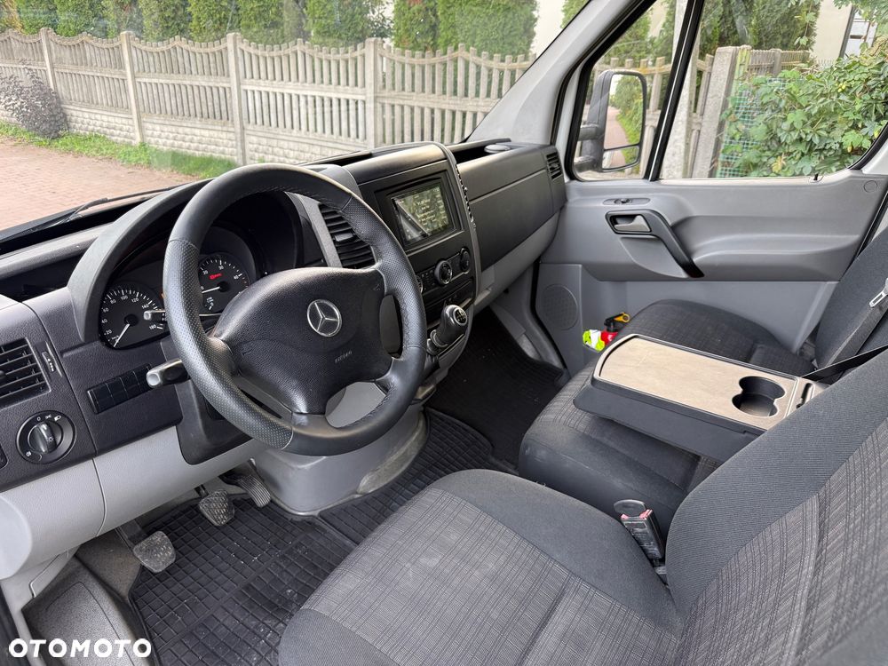 Mercedes-Benz Sprinter - 25