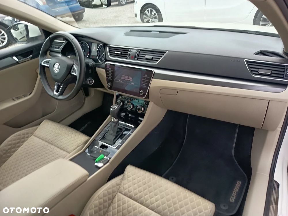 Skoda Superb 2.0 TDI Style DSG7 - 32
