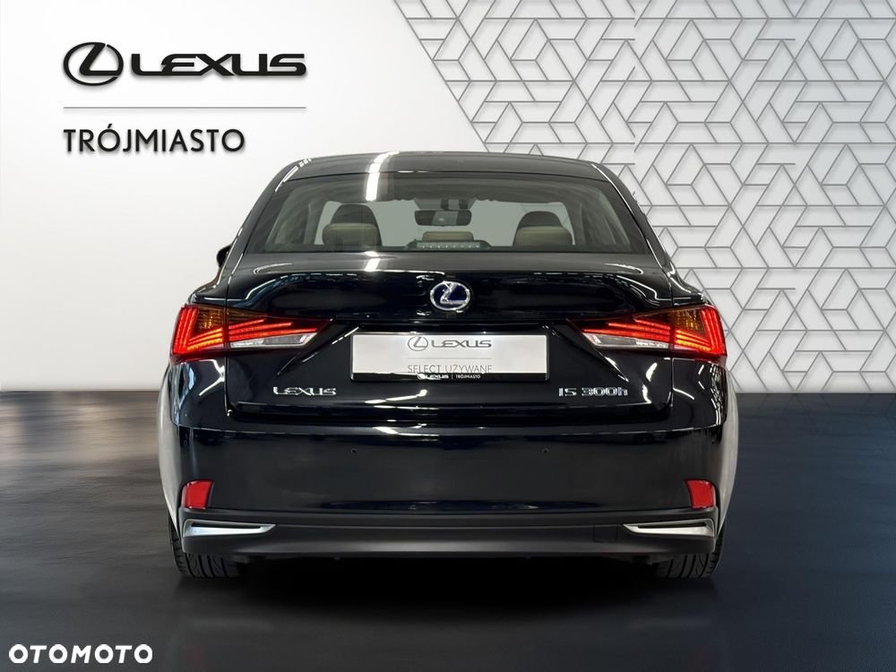 Lexus IS - 5