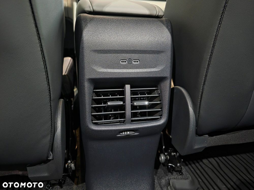 Ford Explorer - 29