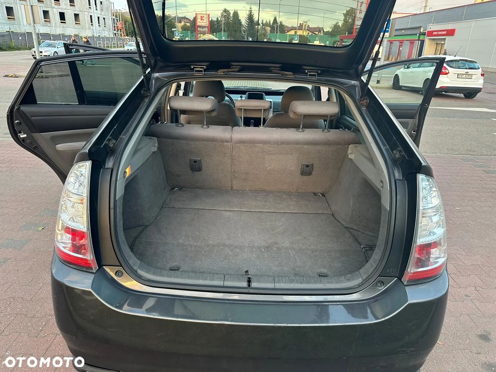 Toyota Prius - 7