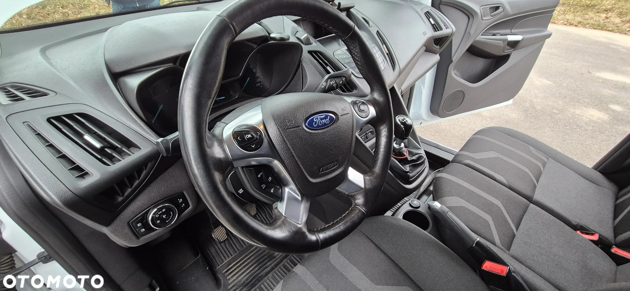 Ford Transit Connect - 25