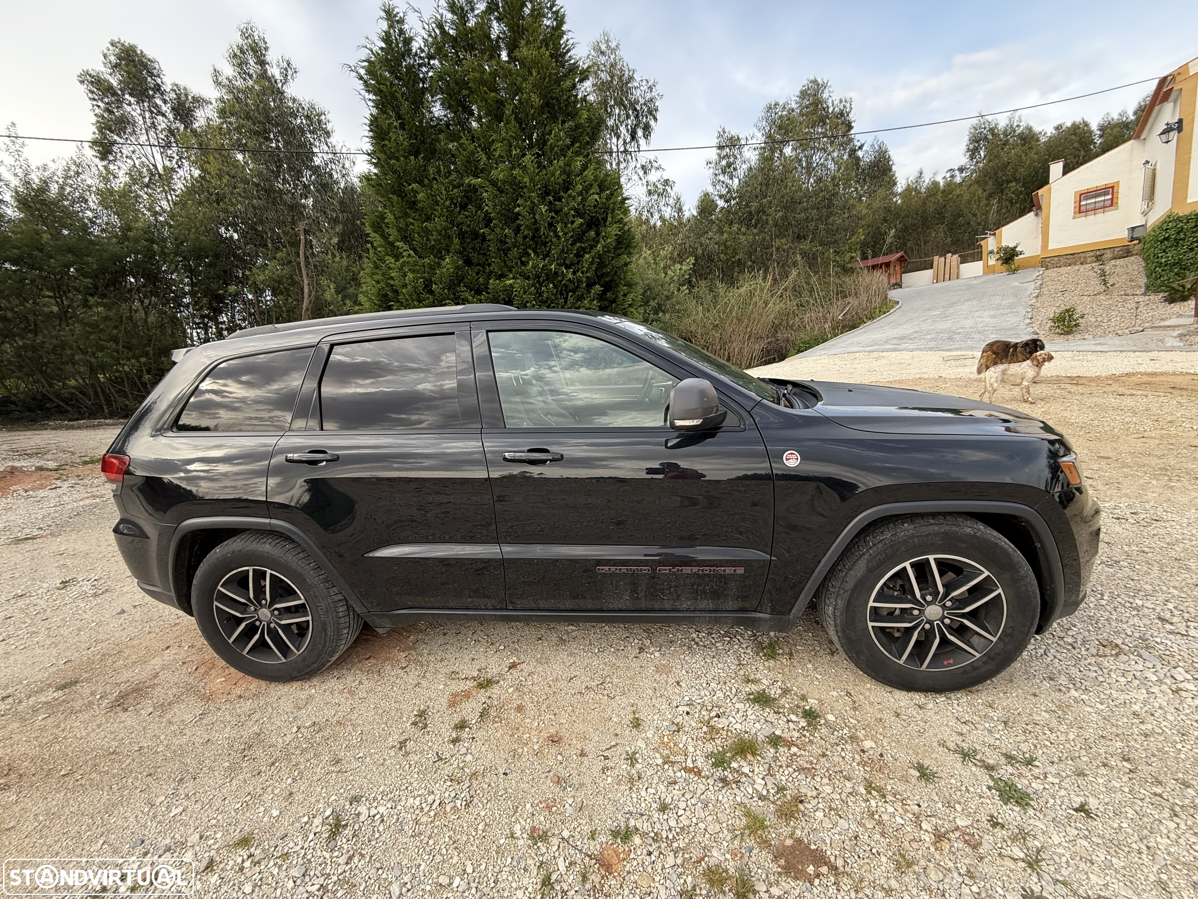 Jeep Grand Cherokee - 13