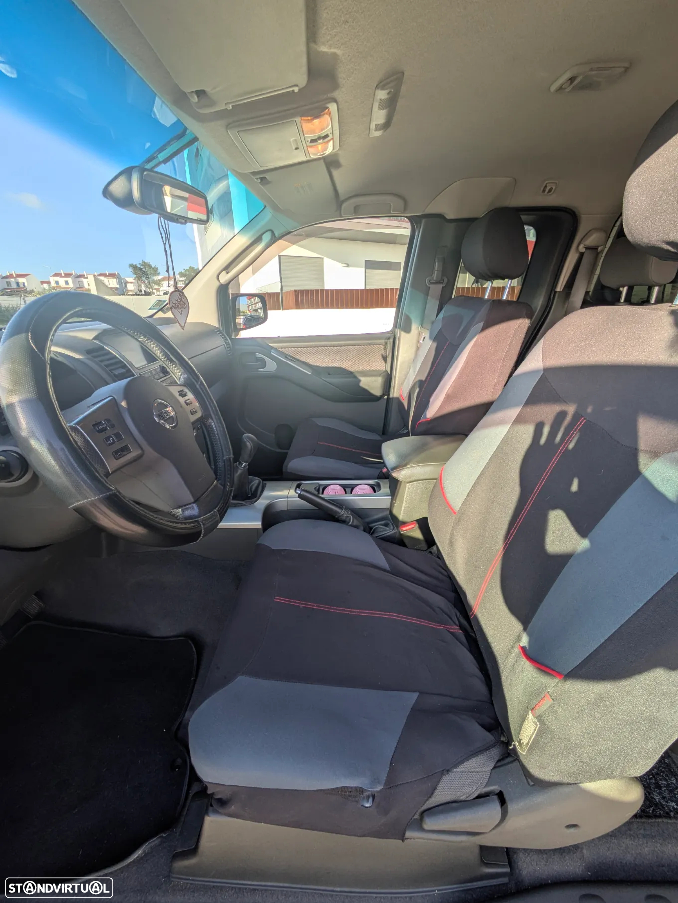 Nissan Navara 2.5 dCi KC SE+BDT - 11