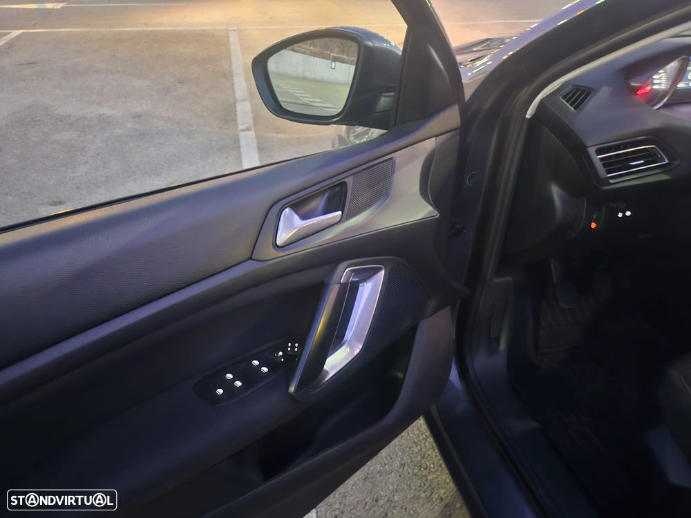 Peugeot 308 SW BlueHDi 100 Stop & Start Active Pack - 11