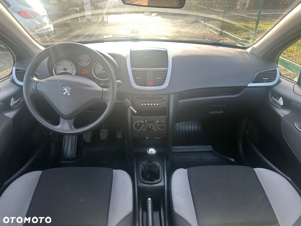 Peugeot 207 - 7