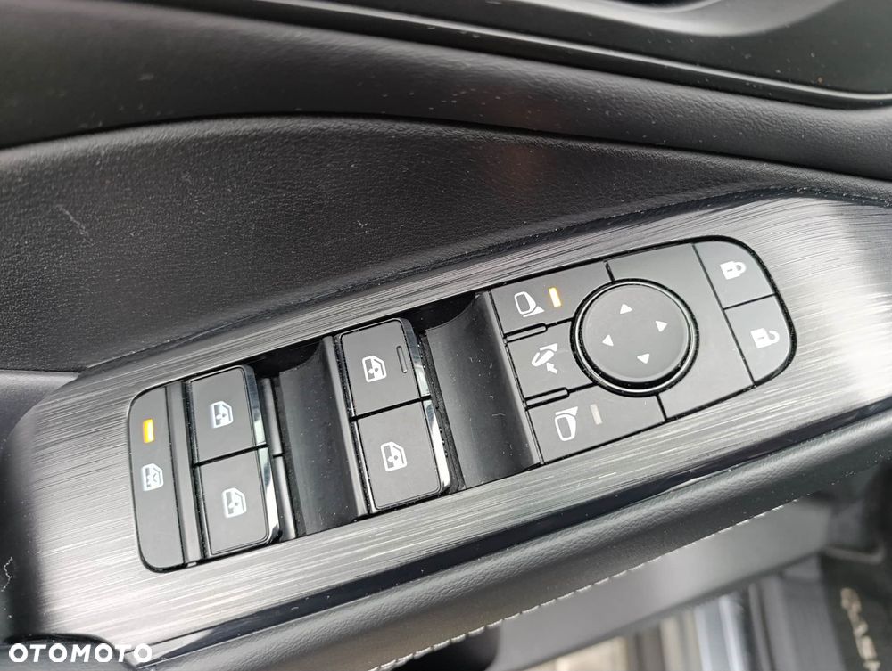 Nissan Qashqai 1.3 DIG-T MHEV N-Connecta Xtronic - 9