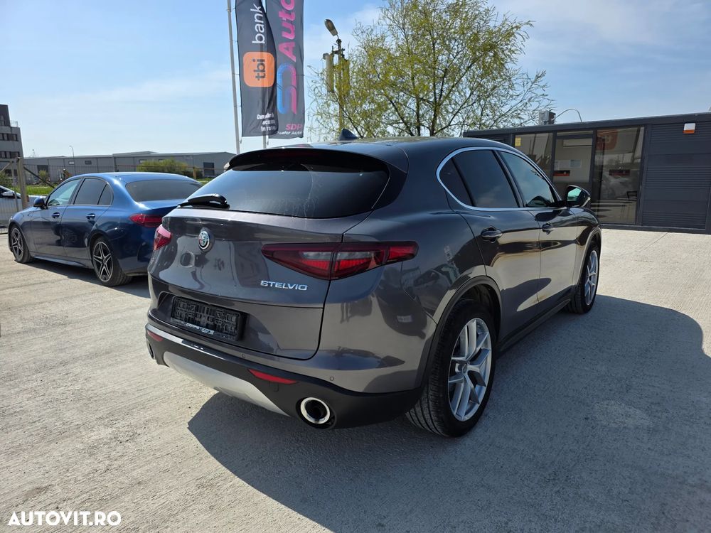 Alfa Romeo Stelvio 2.2 16V AT8 Q4 Veloce - 6