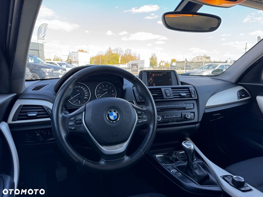 BMW Seria 1 116i - 11
