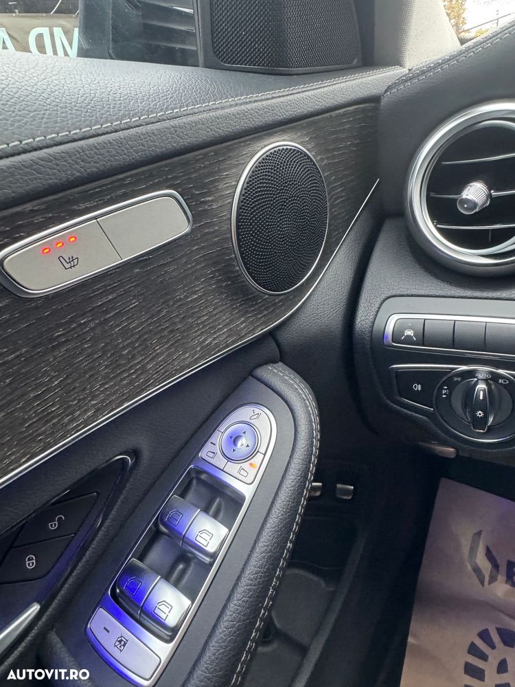 Mercedes-Benz C - 12