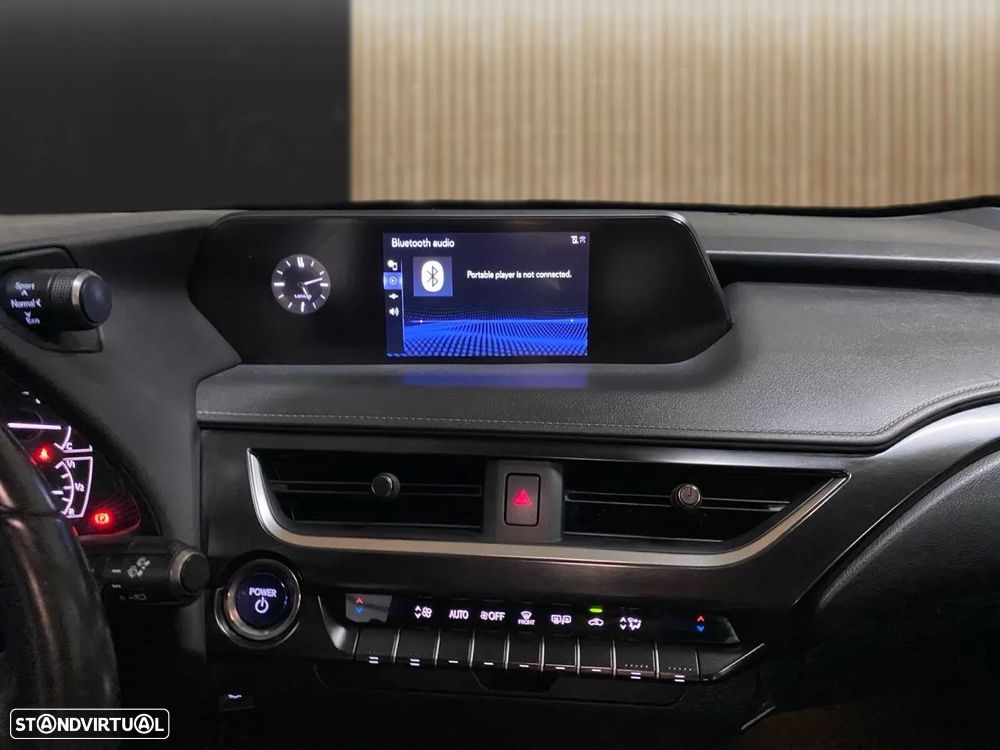 Lexus UX 250h Executive+ - 13