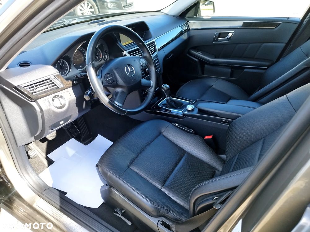 Mercedes-Benz Klasa E 200 CGI BlueEffICIENCY Avantgarde - 19
