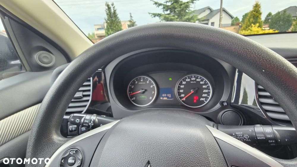 Mitsubishi Outlander - 37