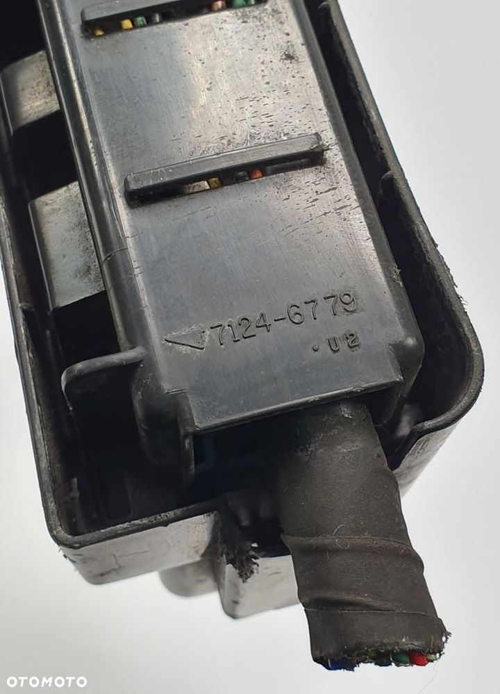 SKRZYNKA BEZPIECZNIKÓW NISSAN MICRA K11 7124-6779 7124-6770 6F712 - 7