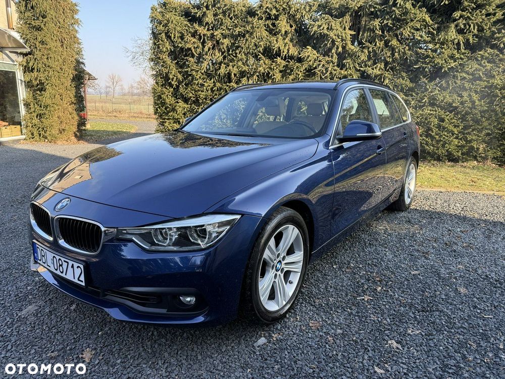 BMW Seria 3 320i Luxury Line - 38