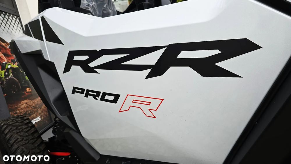 Polaris RZR - 17