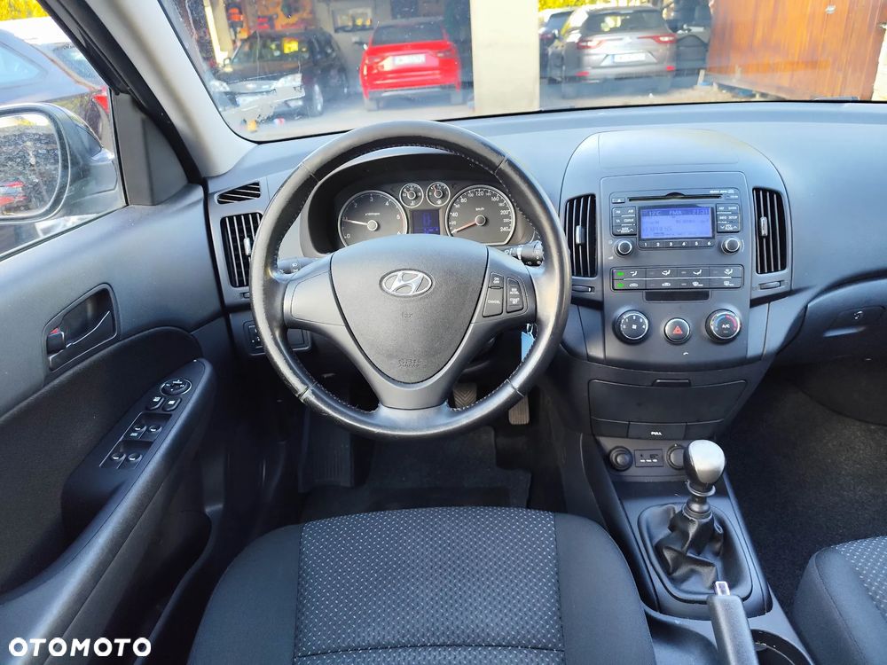 Hyundai i30 1.6 CRDi Classic + World Cup - 8