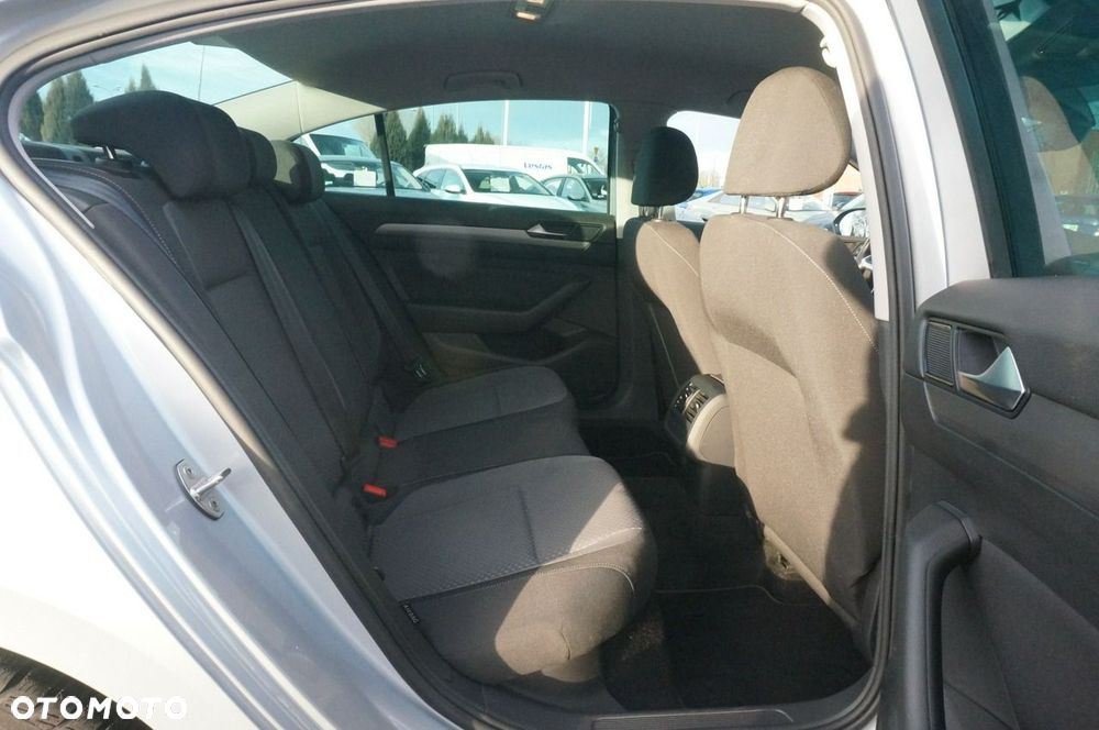 Volkswagen Passat 2.0 TDI EVO Essence - 31