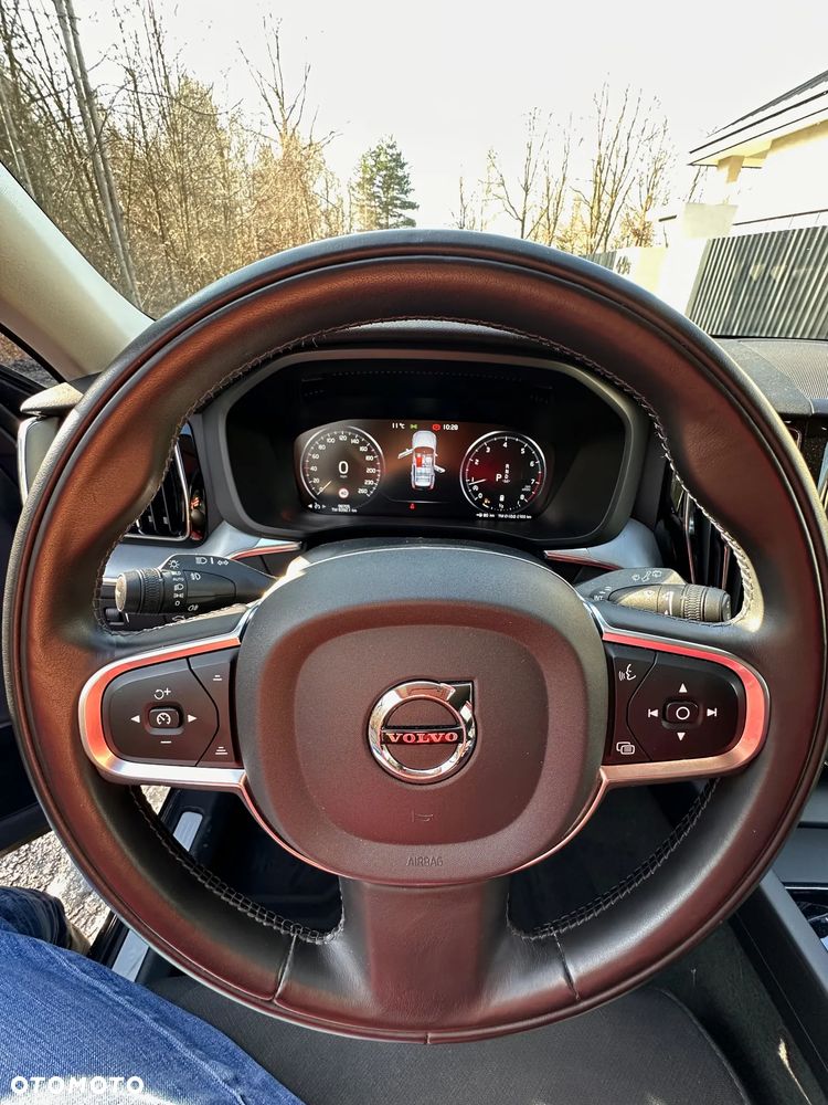 Volvo XC 60 B4 B Momentum Pro - 9