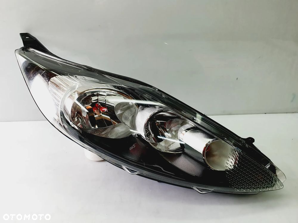 LAMPA PRZÓD PRAWA FORD FIESTA 7 VII MK7 2008-2013 ORYGINAŁ   8A61-13W029-AJ