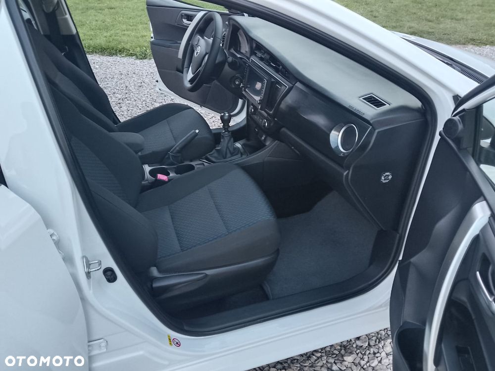 Toyota Auris 1.33 Dual-VVT-i Comfort - 12