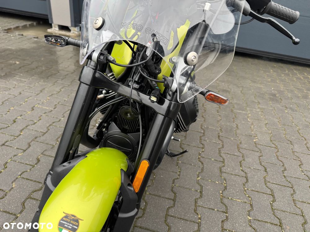 Moto Guzzi V7 - 25